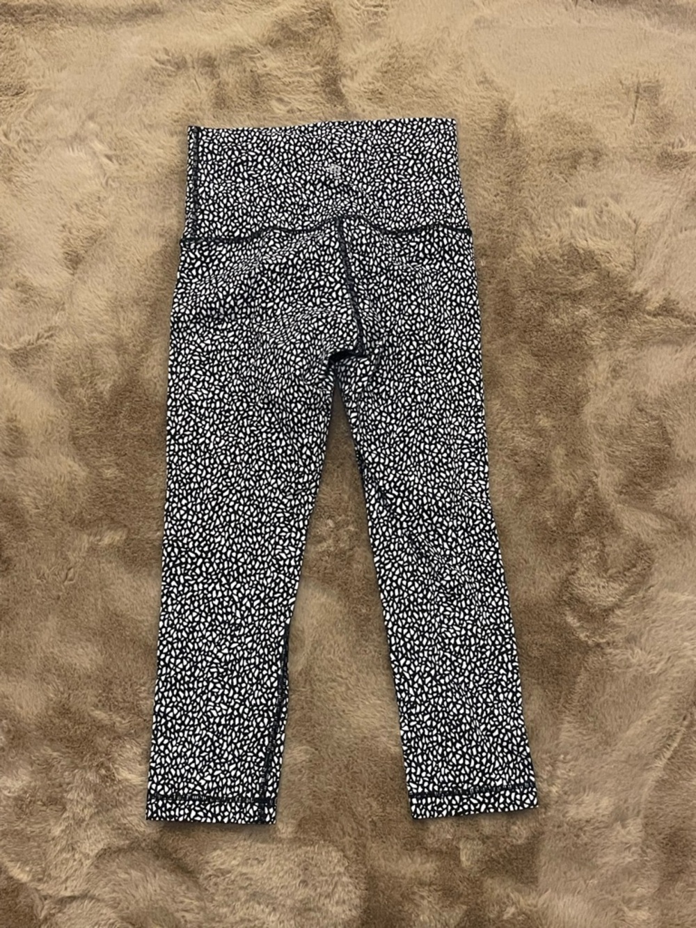 LULULEMON Wunder Under Crop Leggings Women’s Sz 6 Black/White Small Good 21 Inch